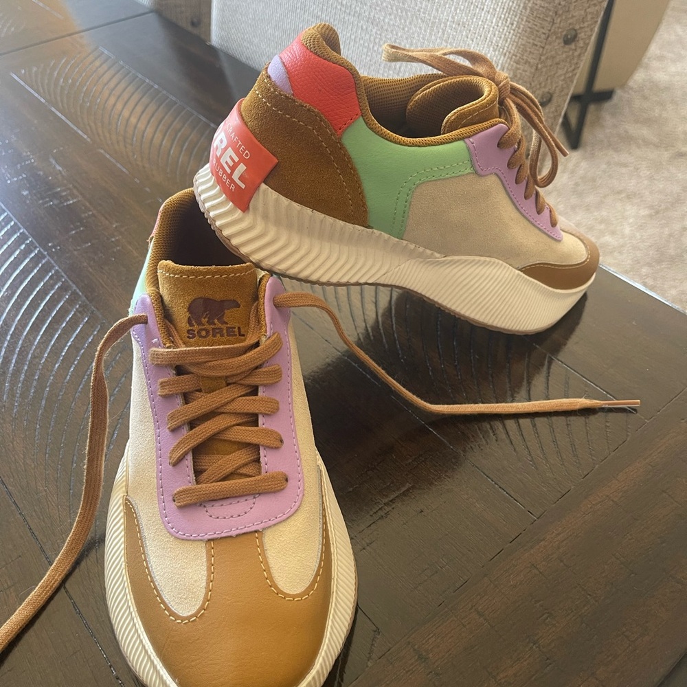 Sorel Women's Tan and Purple Sneakers